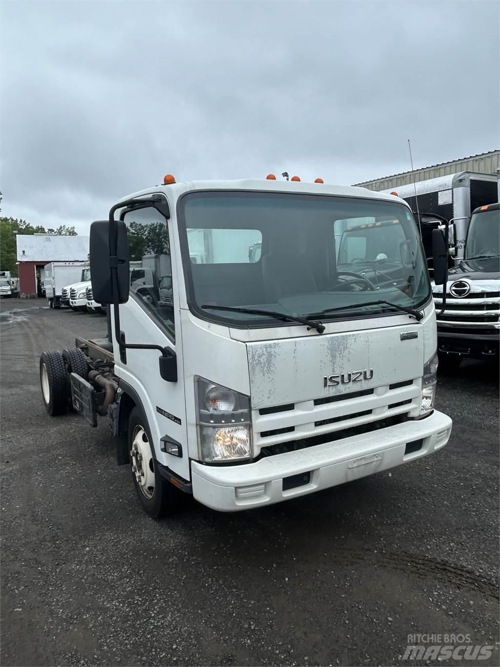 Isuzu NPR XD キャブ付きシャーシ