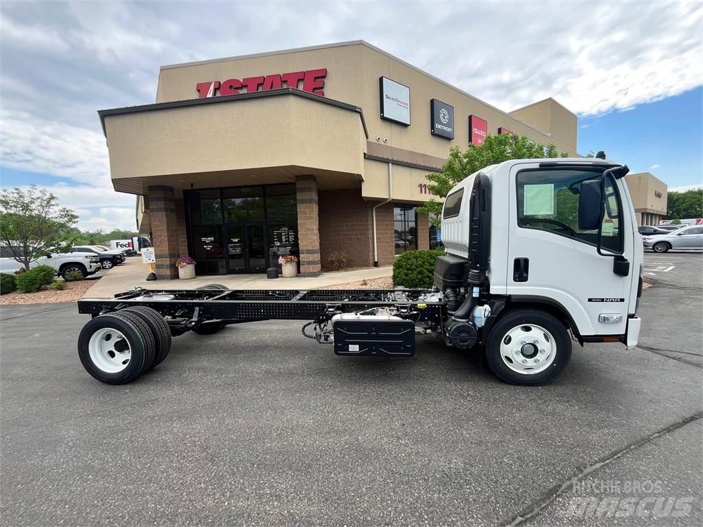 Isuzu NRR キャブ付きシャーシ