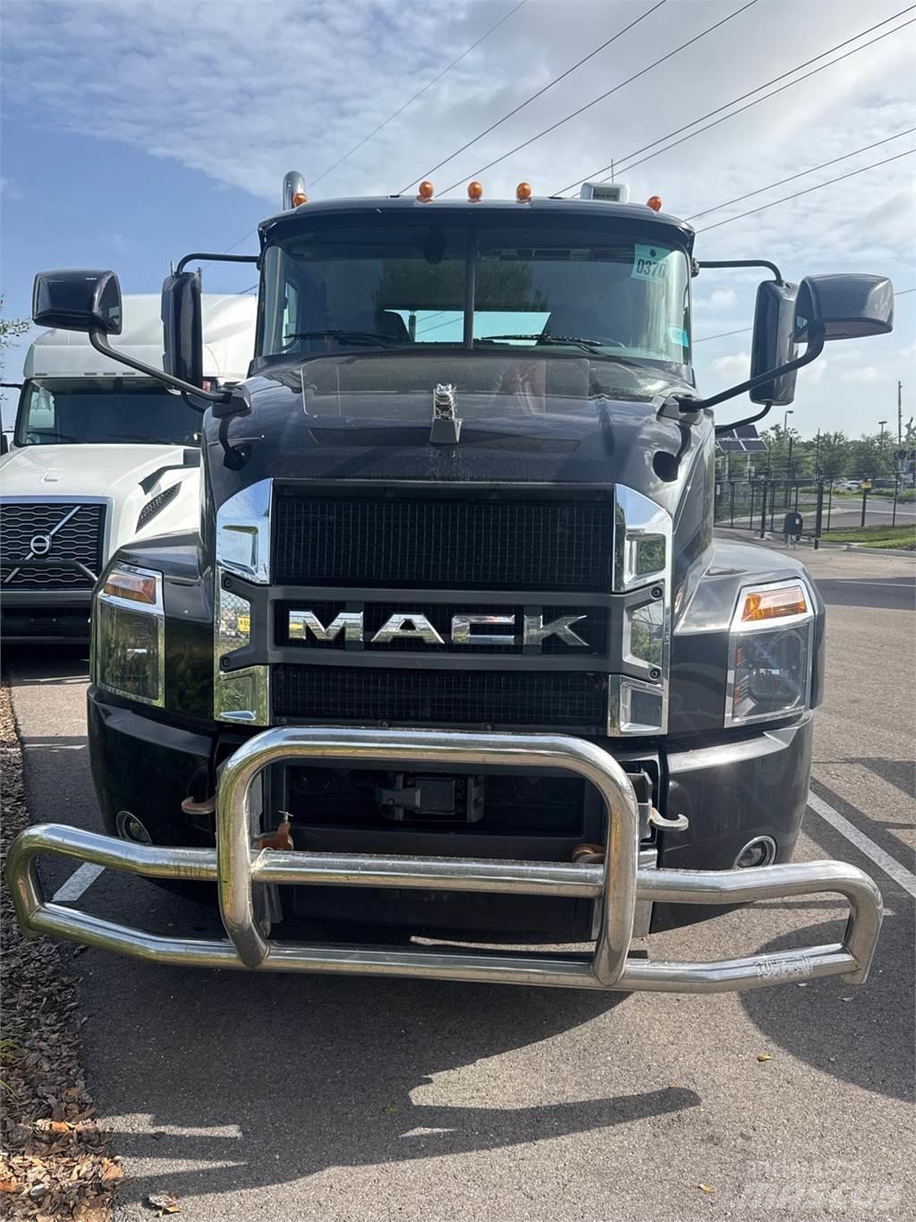 Mack AN64T 中古トラクターヘッド | トレーラーヘッド