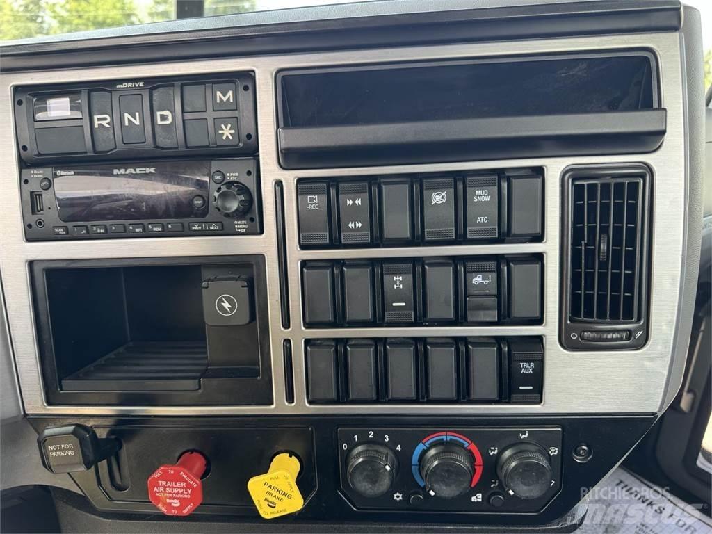 Mack AN64T 中古トラクターヘッド | トレーラーヘッド