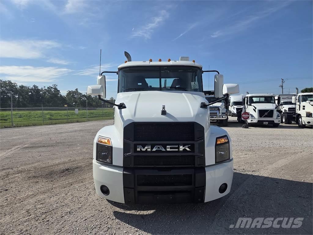 Mack AN64T 中古トラクターヘッド | トレーラーヘッド