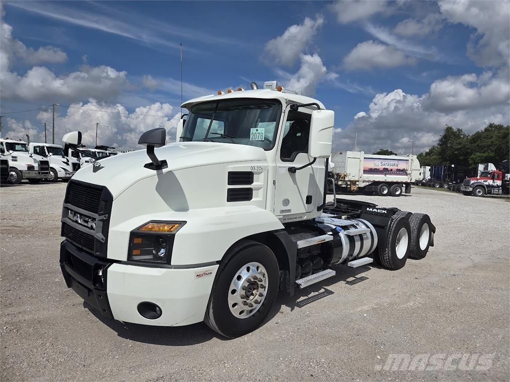 Mack AN64T 中古トラクターヘッド | トレーラーヘッド