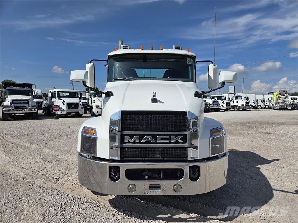 Mack AN64T 中古トラクターヘッド | トレーラーヘッド