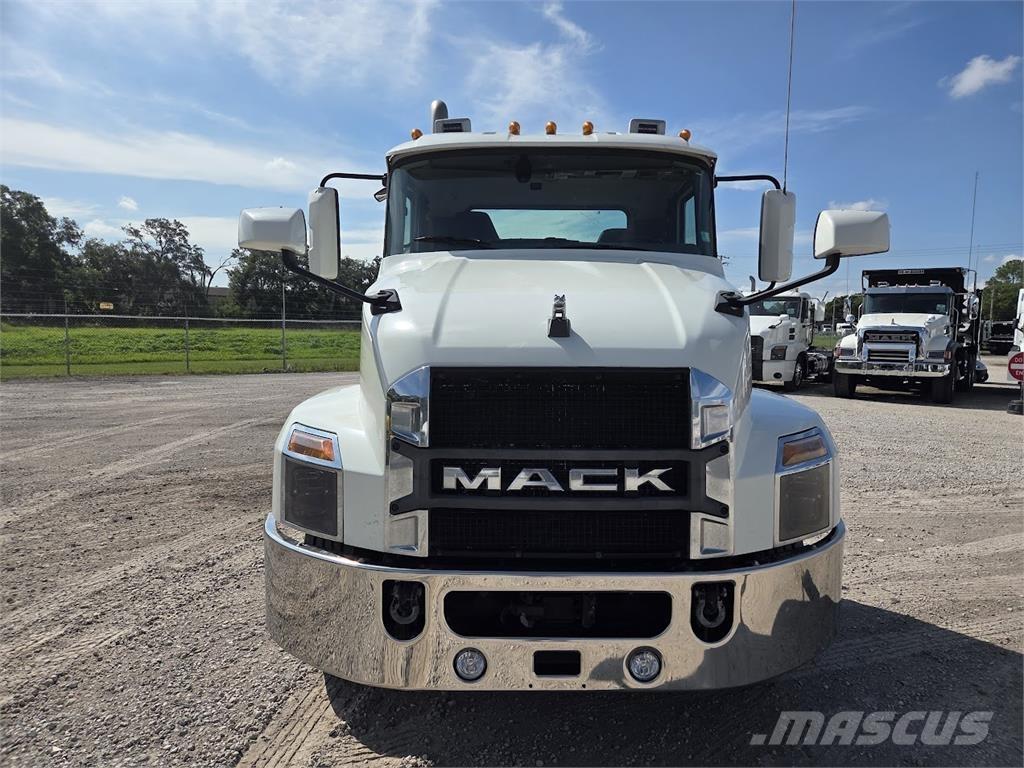 Mack AN64T 中古トラクターヘッド | トレーラーヘッド
