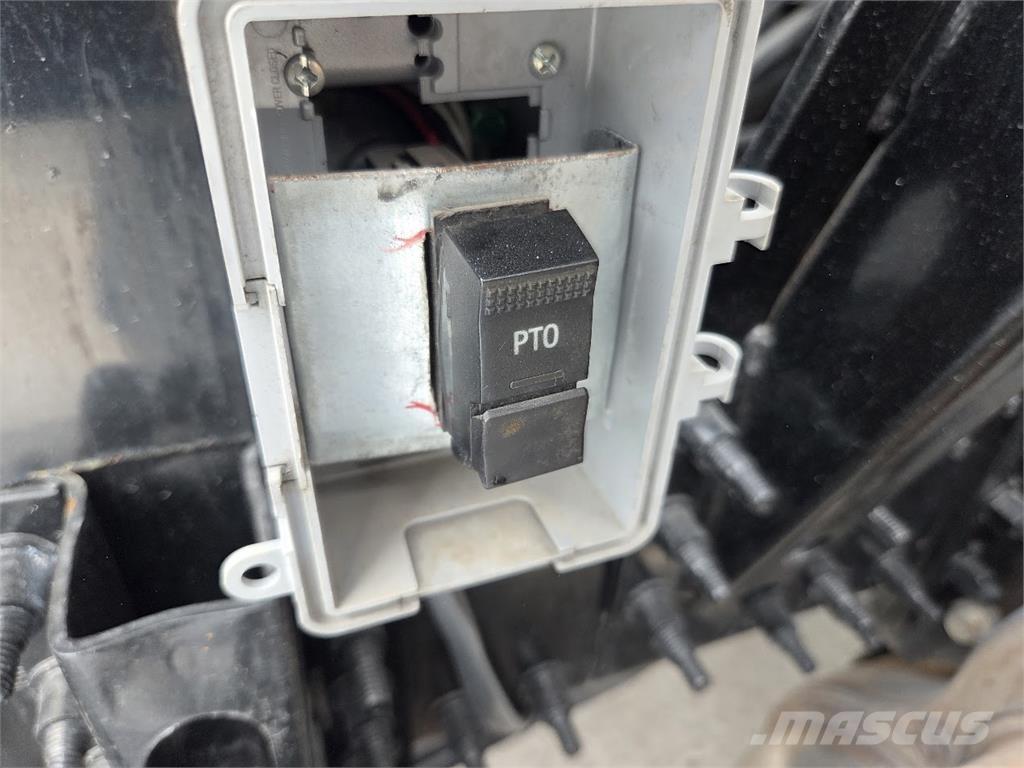 Mack AN64T 中古トラクターヘッド | トレーラーヘッド