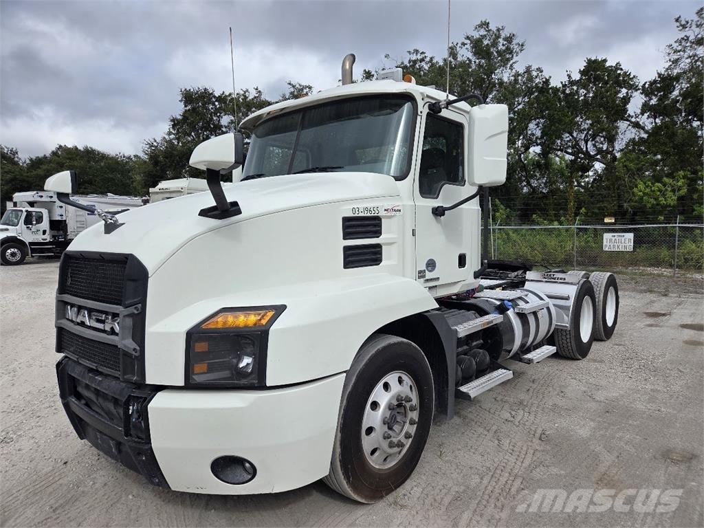 Mack AN64T 中古トラクターヘッド | トレーラーヘッド