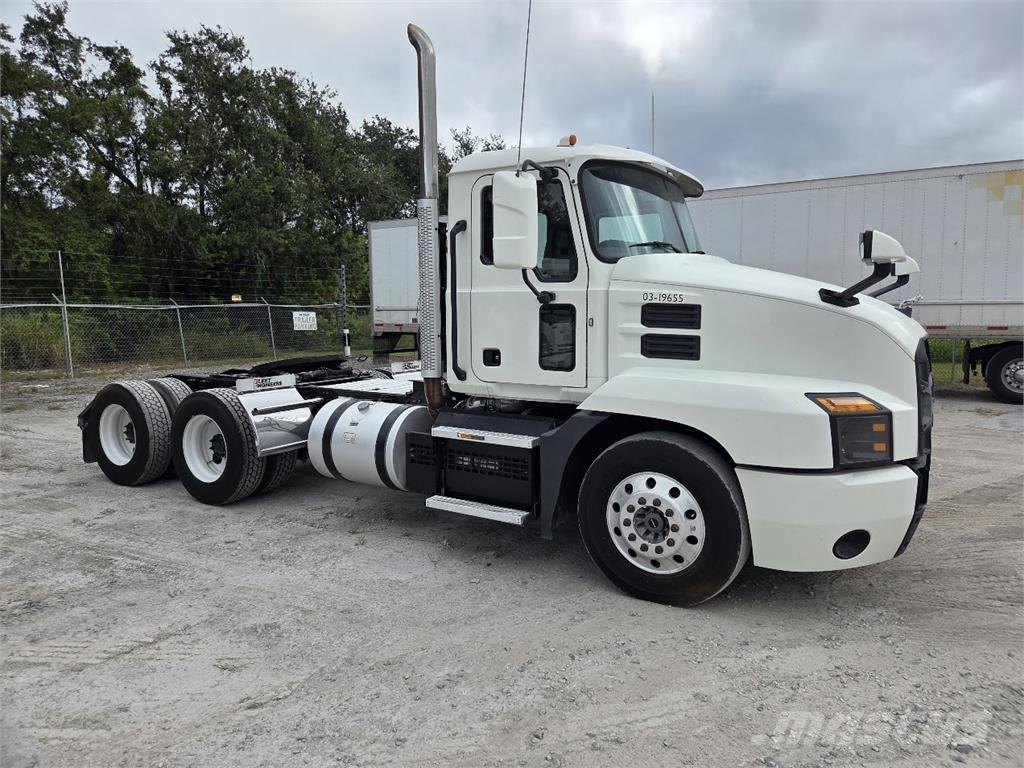 Mack AN64T 中古トラクターヘッド | トレーラーヘッド