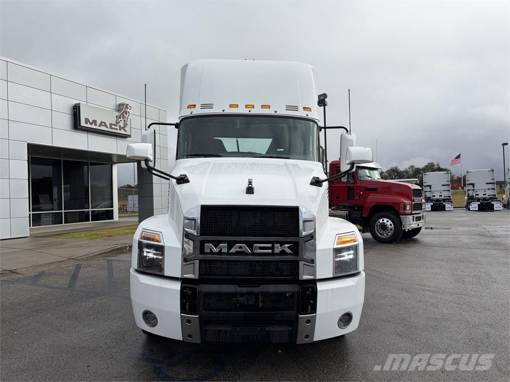 Mack AN64T 中古トラクターヘッド | トレーラーヘッド