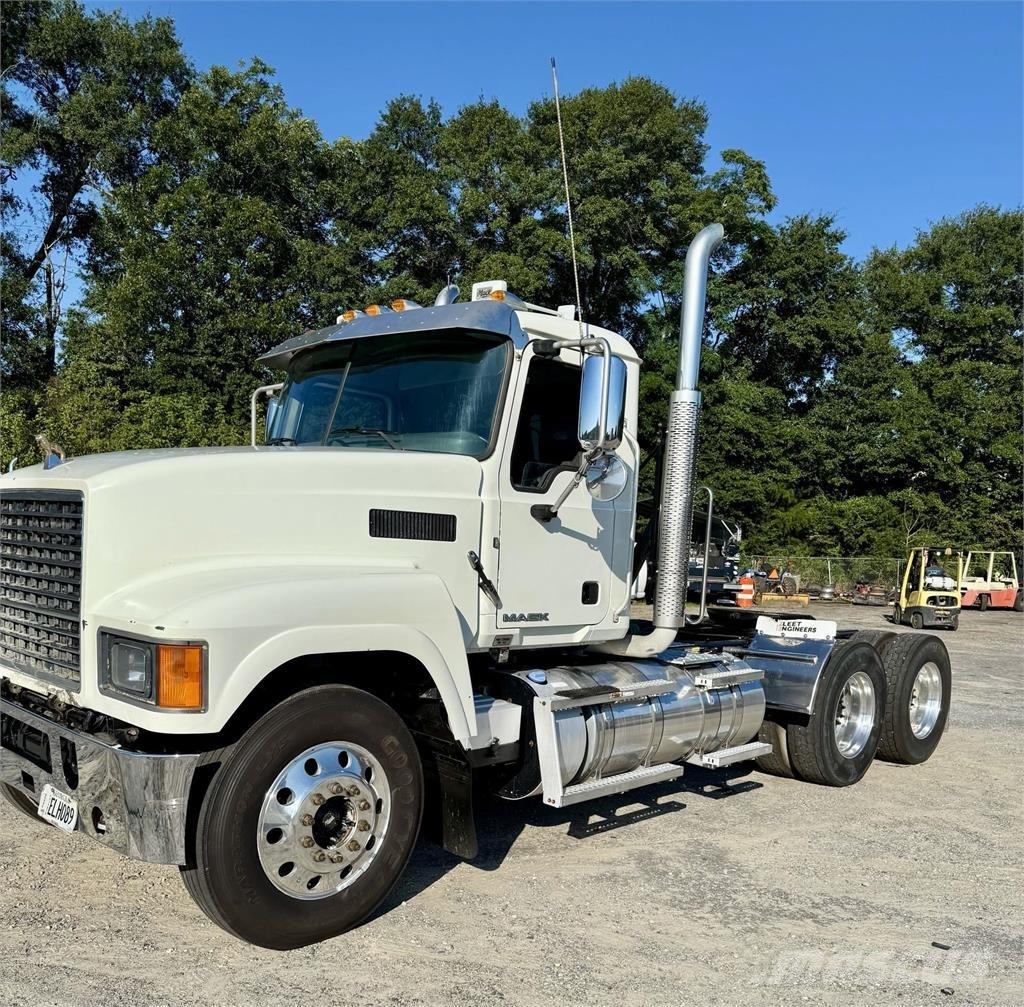 Mack CHU613 中古トラクターヘッド | トレーラーヘッド