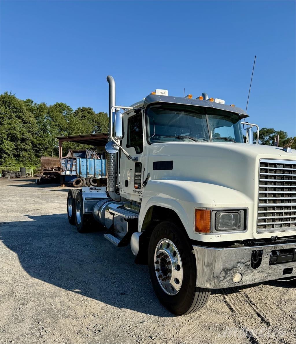 Mack CHU613 中古トラクターヘッド | トレーラーヘッド