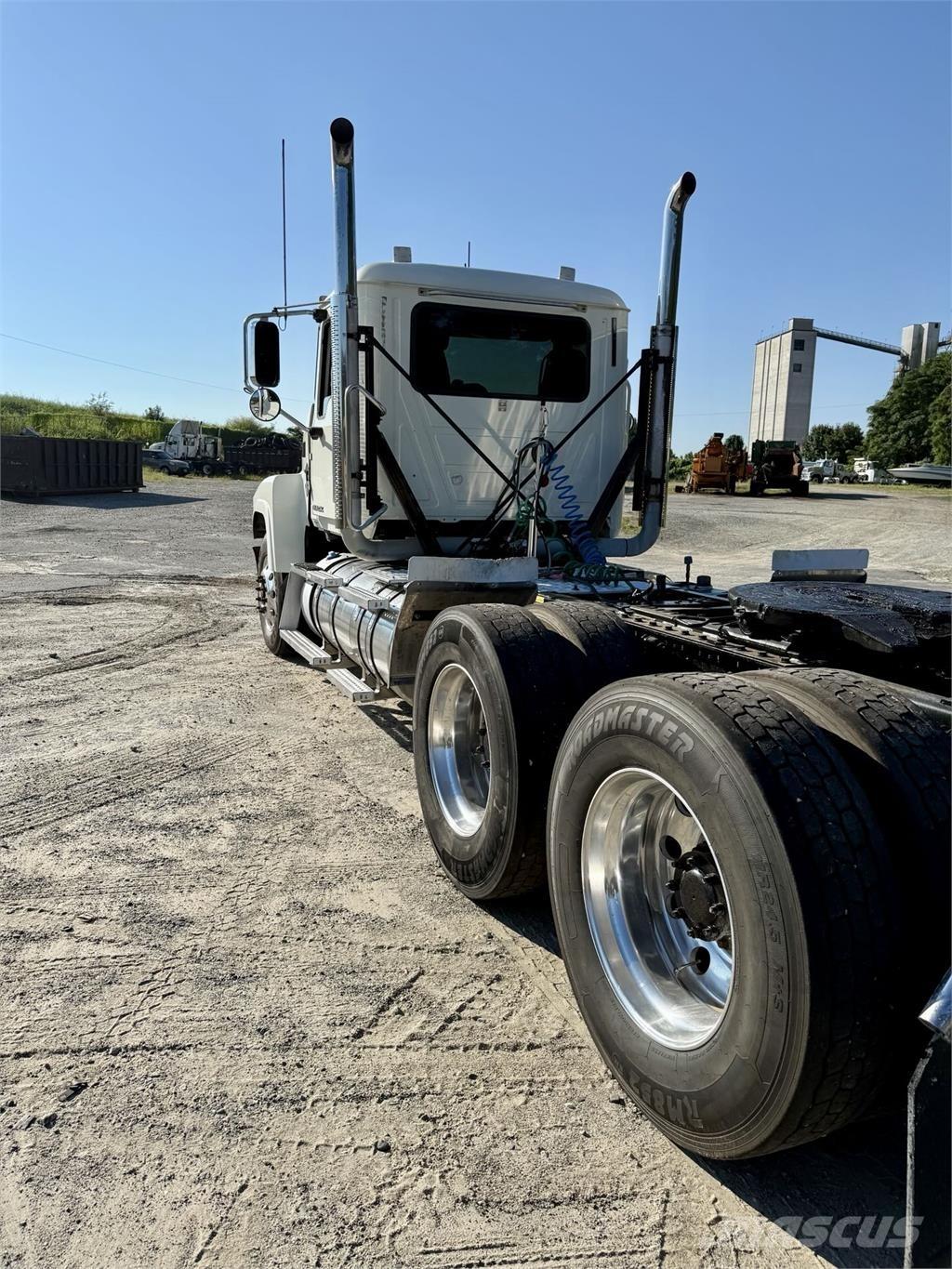 Mack CHU613 中古トラクターヘッド | トレーラーヘッド