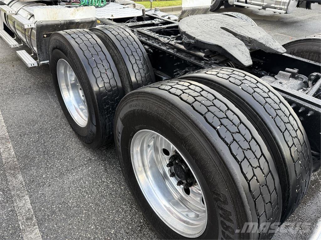 Mack CHU613 中古トラクターヘッド | トレーラーヘッド