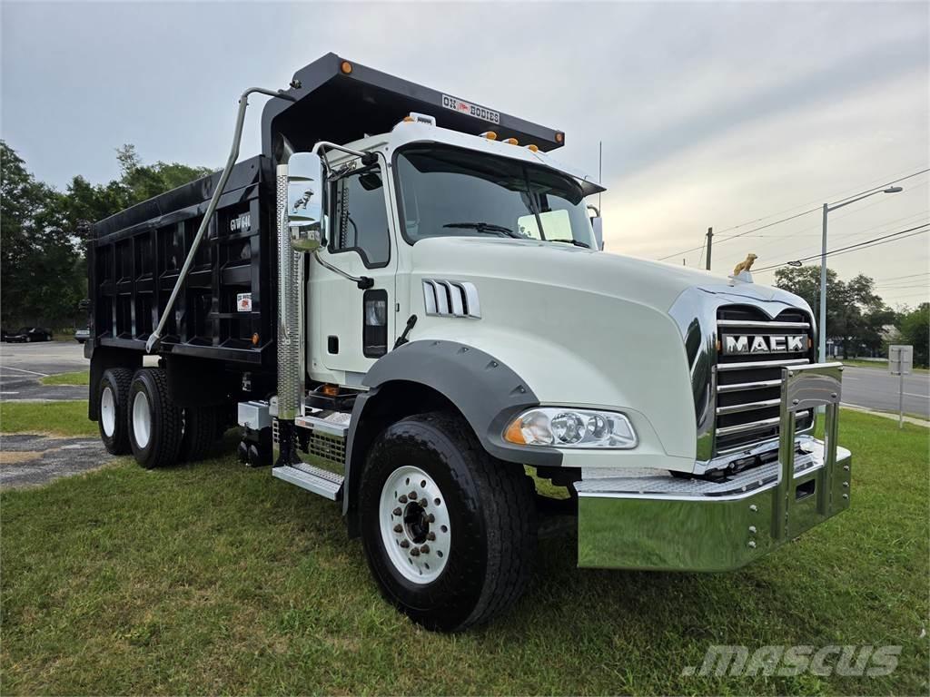 Mack GR64B ダンプ