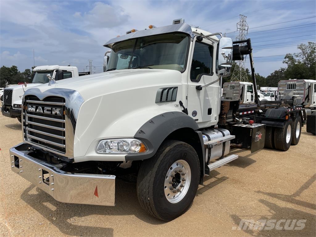 Mack GR64B その他トラック