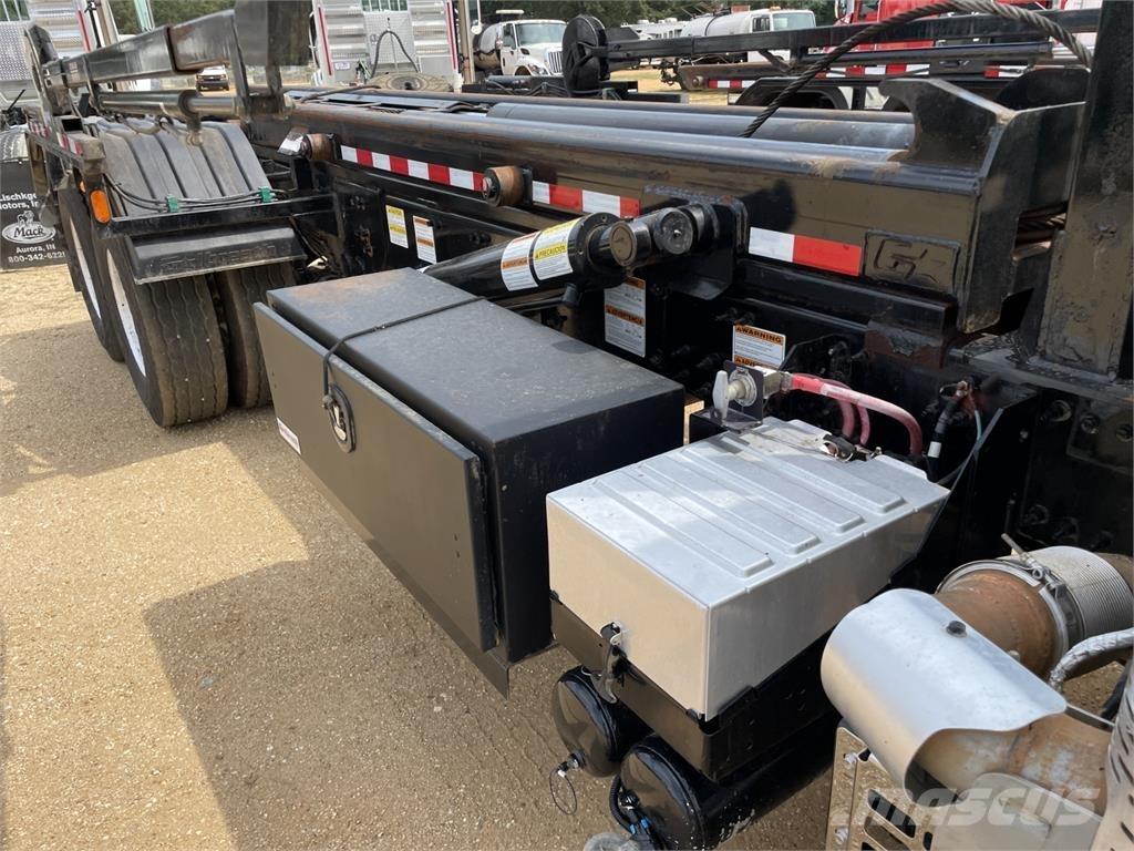 Mack GR64B その他トラック