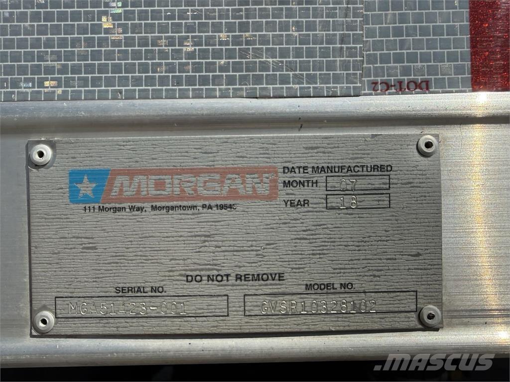 Mack GR64B9 ボックスボディー、ウイング、箱車