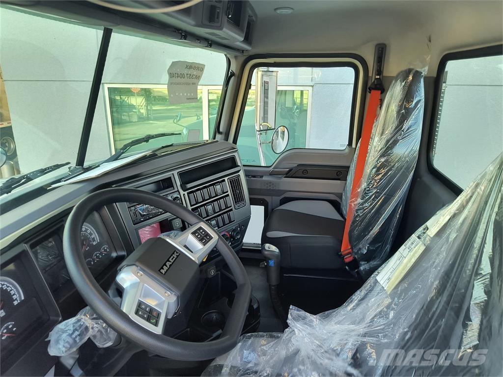 Mack GR64BX ミキサー車