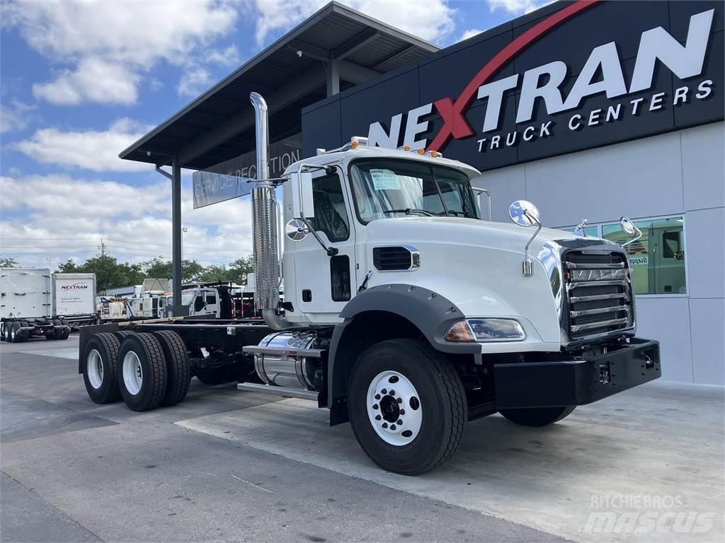 Mack GR64BX ダンプ