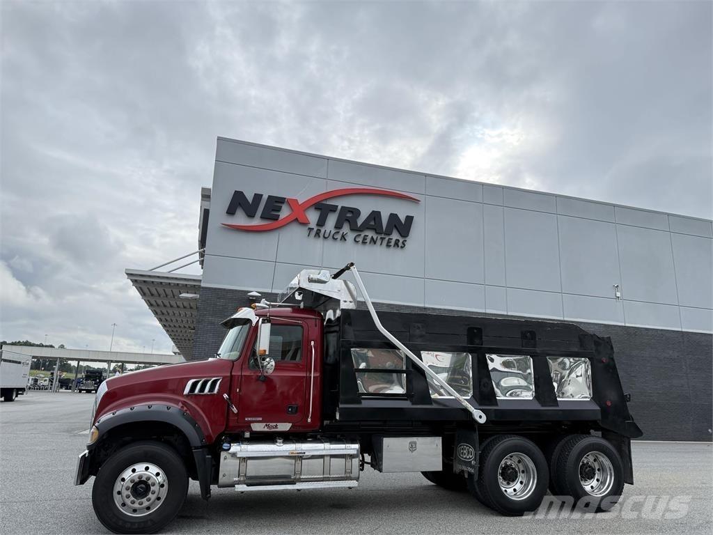 Mack GR64F ダンプ