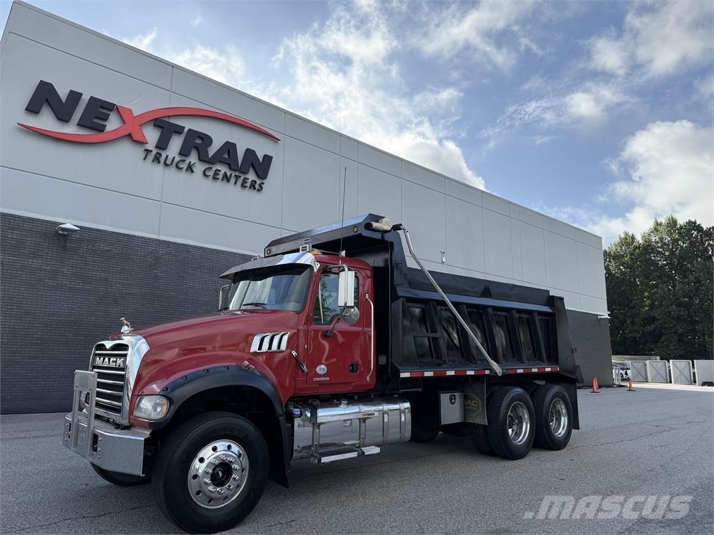 Mack GR64F ダンプ