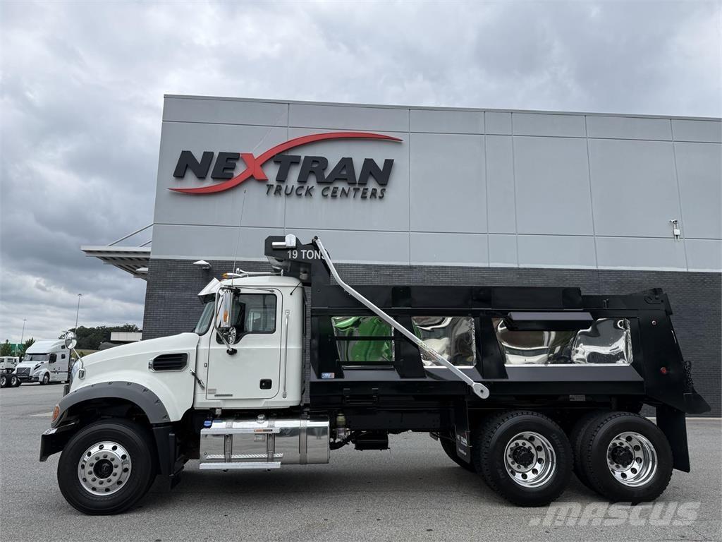 Mack GR64F ダンプ