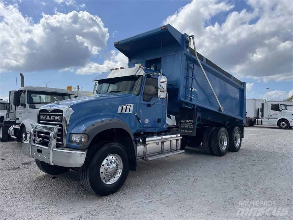 Mack GR64FR ダンプ