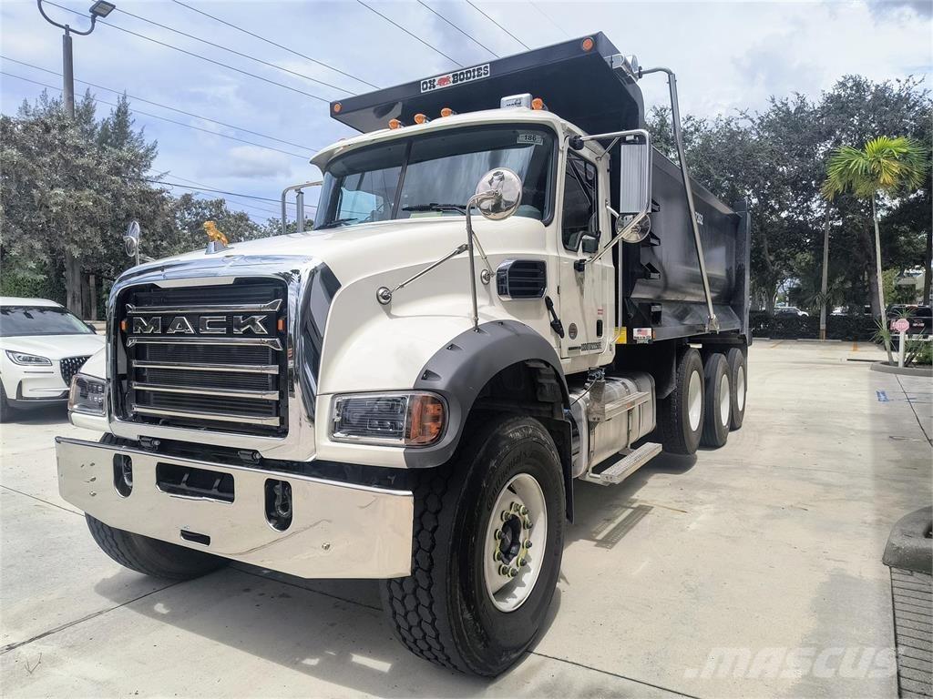 Mack GR64FR ダンプ