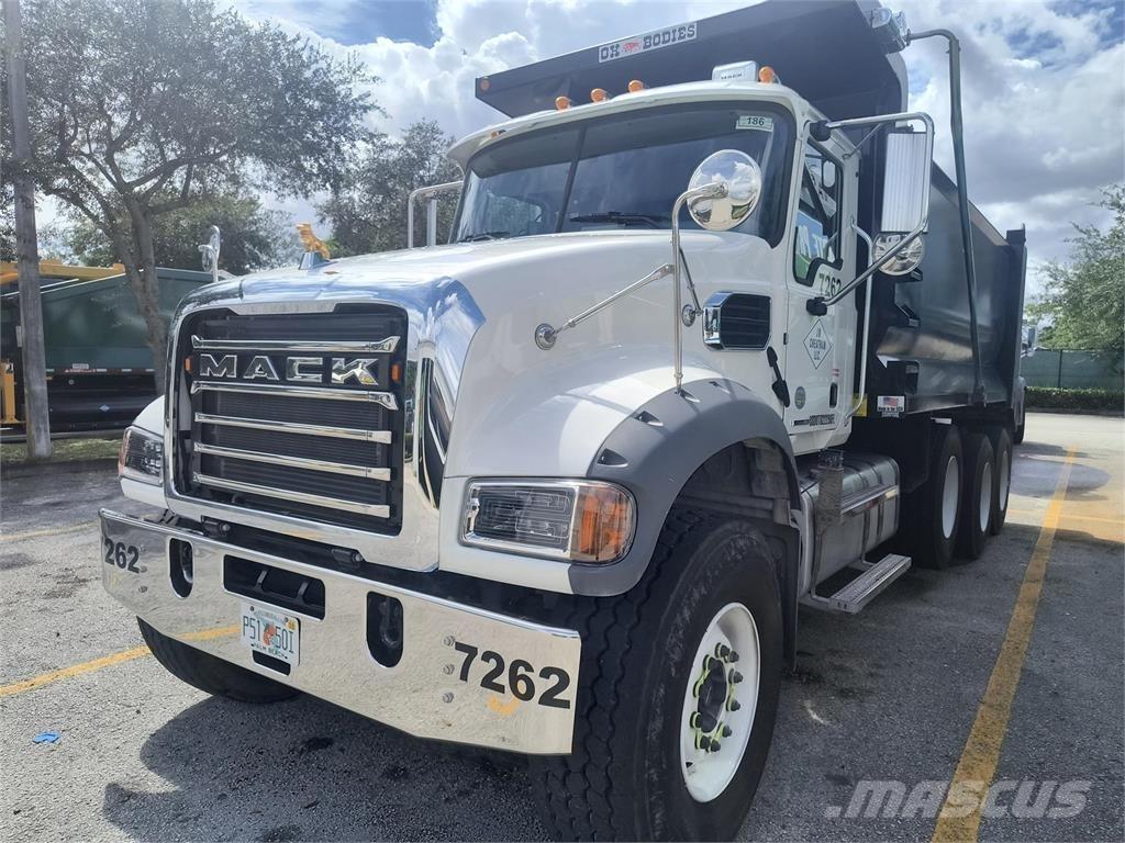 Mack GR64FR ダンプ