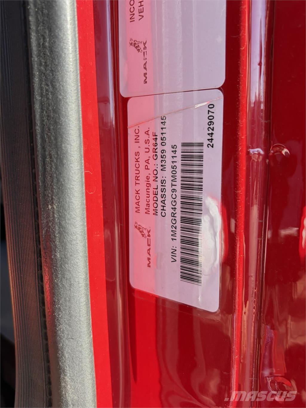 Mack GR64FR ダンプ