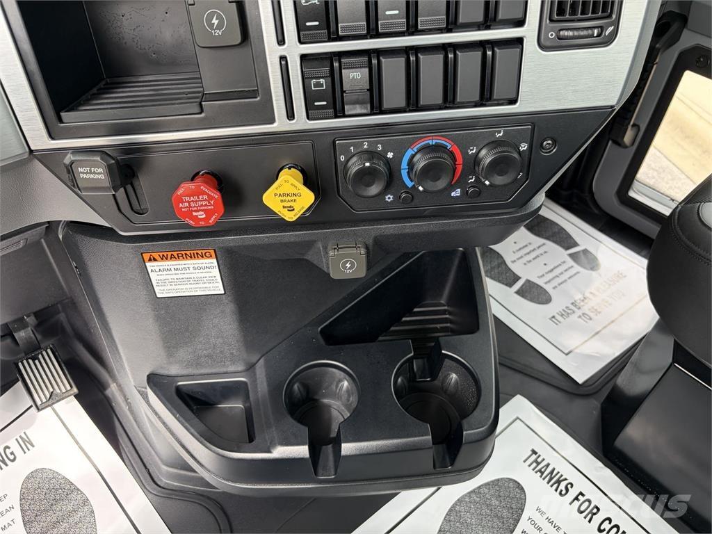 Mack GR64FT 中古トラクターヘッド | トレーラーヘッド