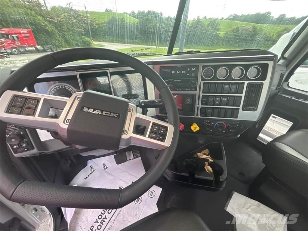 Mack GR64FT 中古トラクターヘッド | トレーラーヘッド