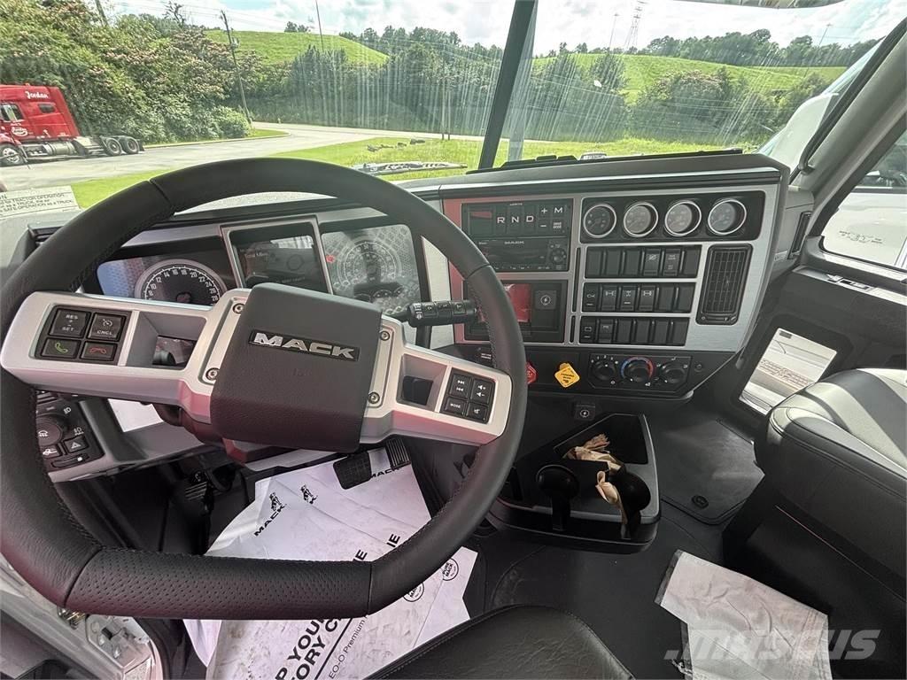 Mack GR64FT 中古トラクターヘッド | トレーラーヘッド