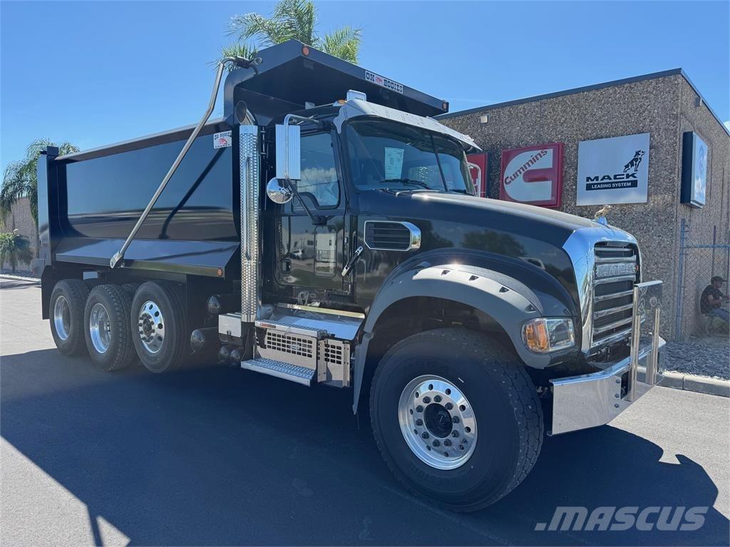 Mack GR84FR ダンプ
