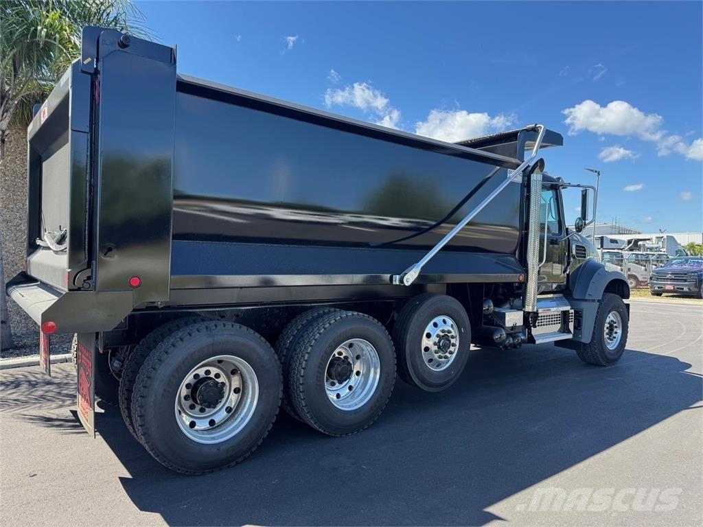 Mack GR84FR ダンプ