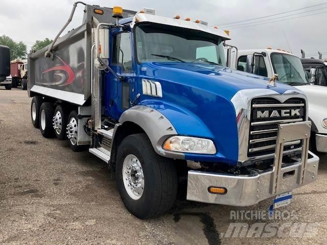 Mack Granite キャブ付きシャーシ