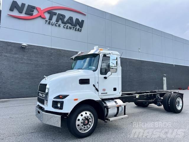 Mack MD6 42R キャブ付きシャーシ