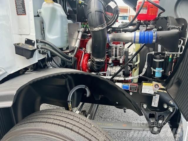 Mack MD6 42R キャブ付きシャーシ
