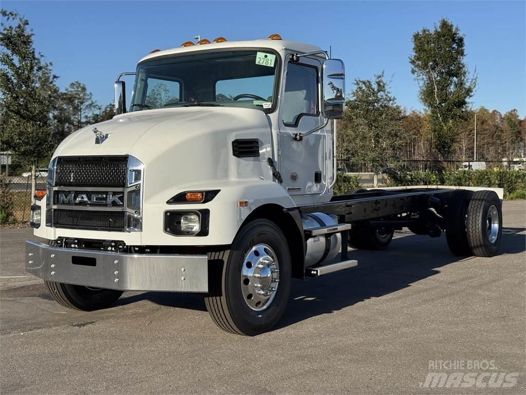 Mack MD6 42R キャブ付きシャーシ