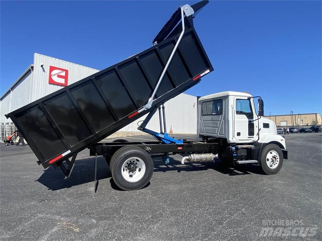 Mack MD6 42R キャブ付きシャーシ