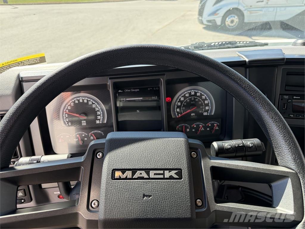 Mack MD6 42R ボックスボディー、ウイング、箱車