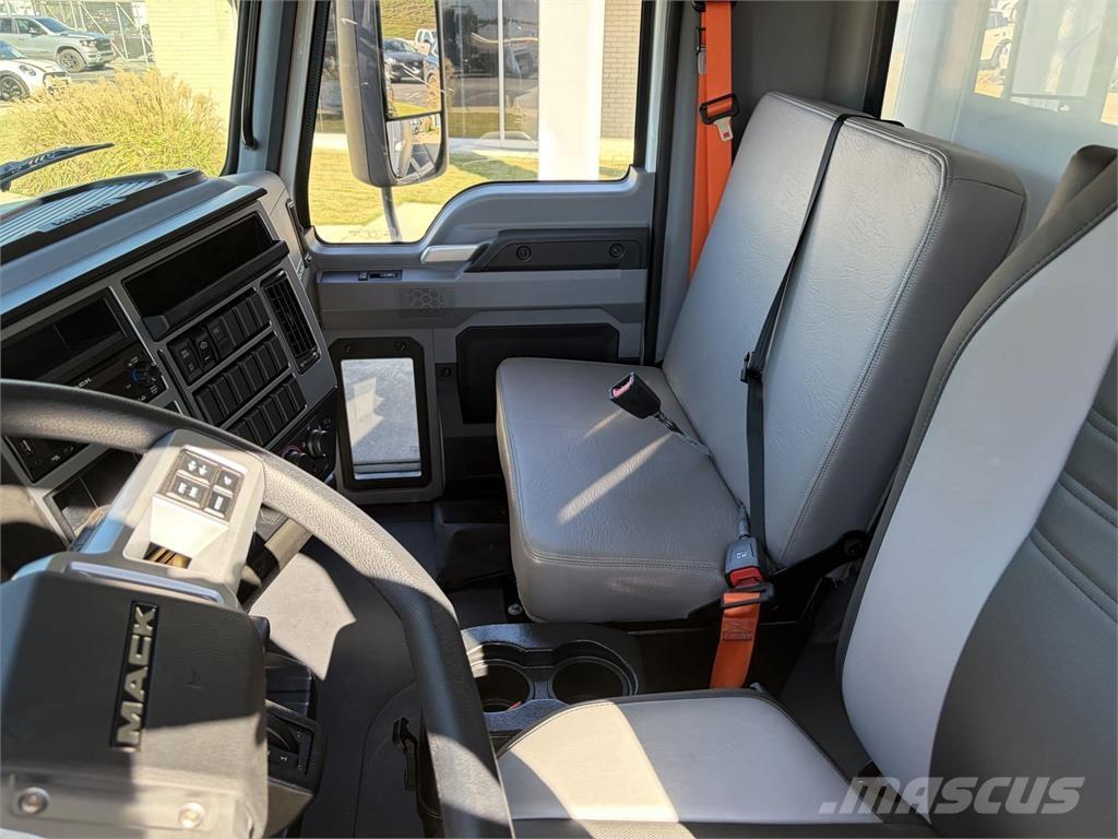 Mack MD6 42R ボックスボディー、ウイング、箱車