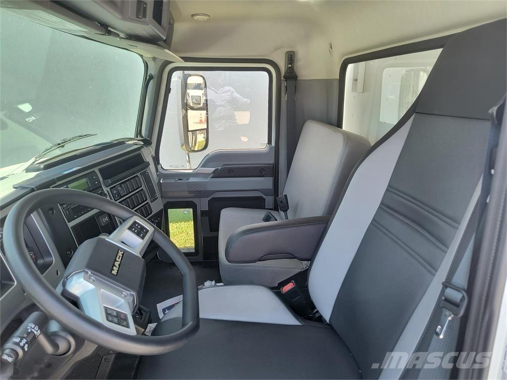 Mack MD6 42R ボックスボディー、ウイング、箱車
