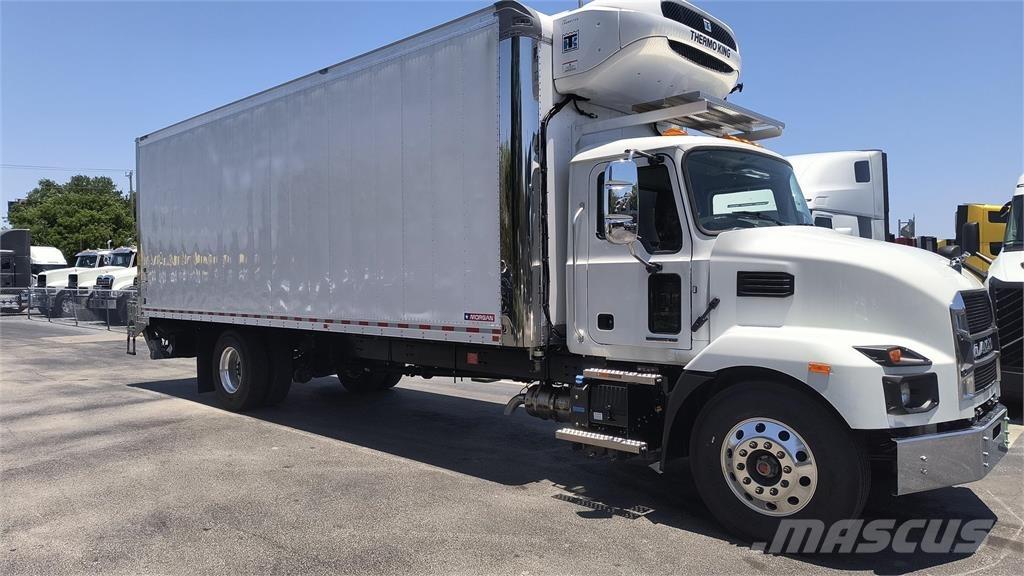 Mack MD6 42R ボックスボディー、ウイング、箱車