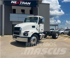Mack MD642 キャブ付きシャーシ