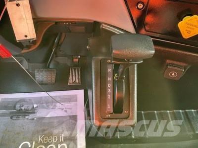 Mack MD642 ボックスボディー、ウイング、箱車