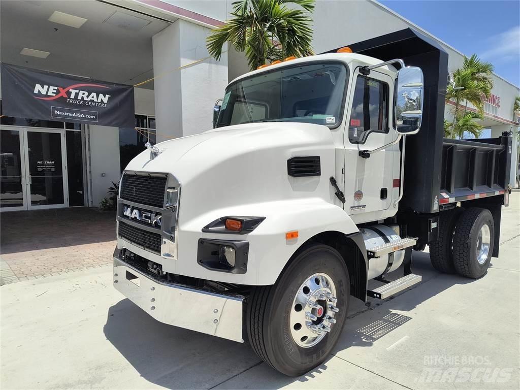 Mack MD7 42R キャブ付きシャーシ