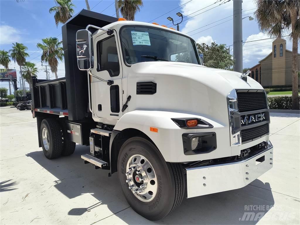 Mack MD7 42R キャブ付きシャーシ