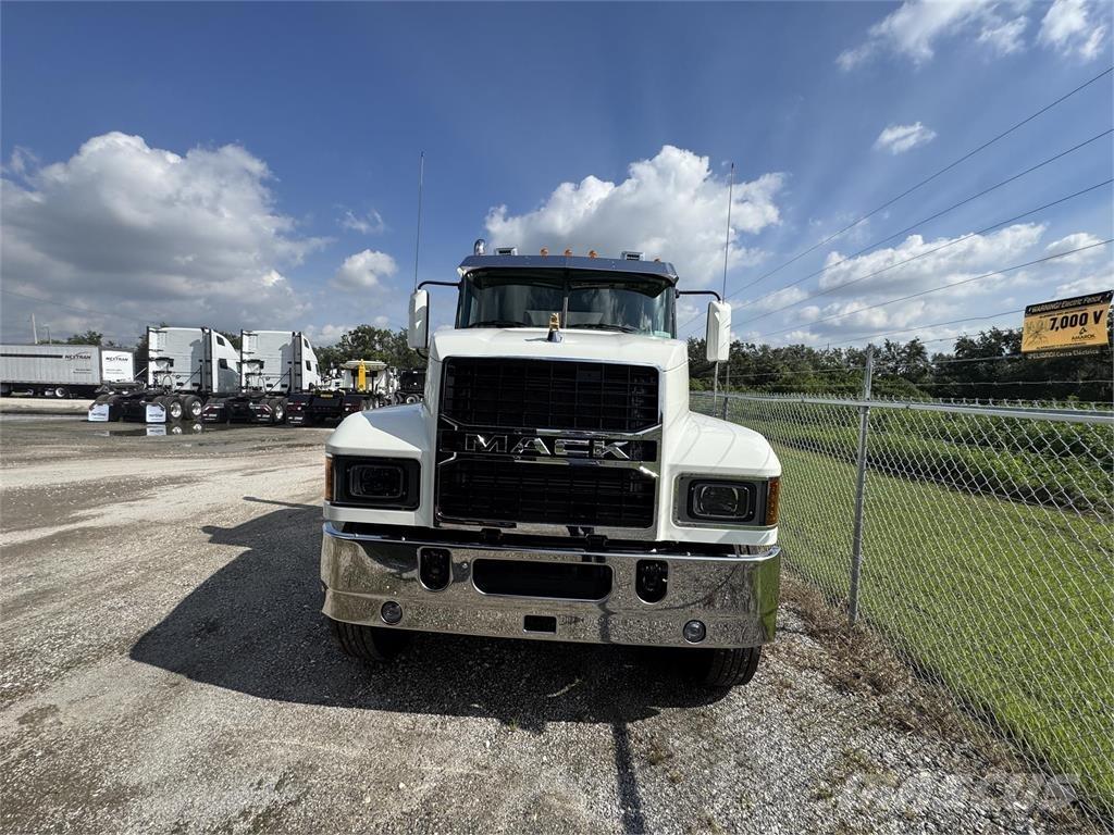 Mack PI64T 中古トラクターヘッド | トレーラーヘッド