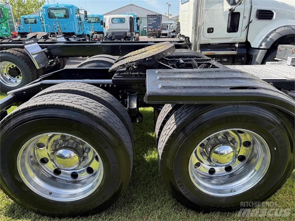 Mack PI64T 中古トラクターヘッド | トレーラーヘッド