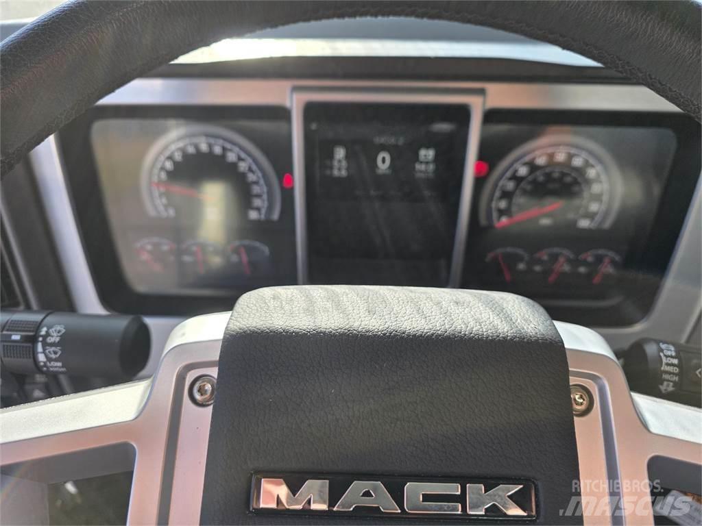 Mack PI64T 中古トラクターヘッド | トレーラーヘッド